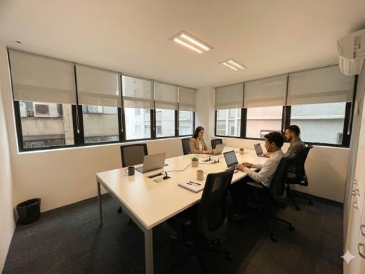 Sala 701 com janela