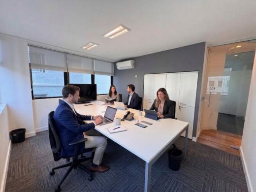 Sala 1001 com janela