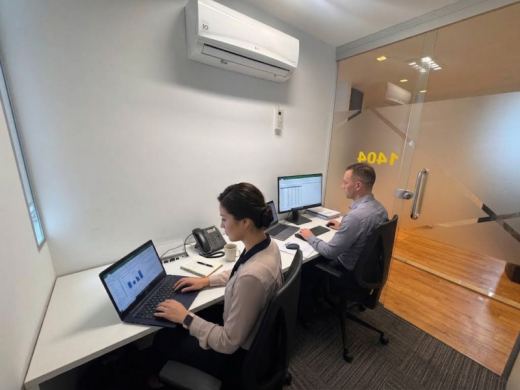 Sala 1404 com janela