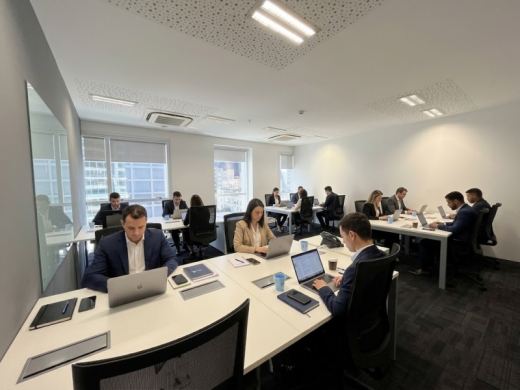 Sala 605 com janela