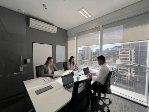 Sala 1107 com janela