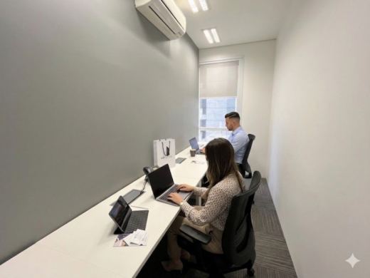 Sala 402 com janela 