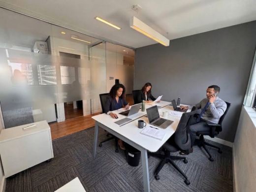 Sala 1005 com janela