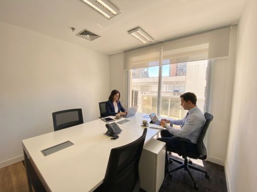 Sala 94 com janela